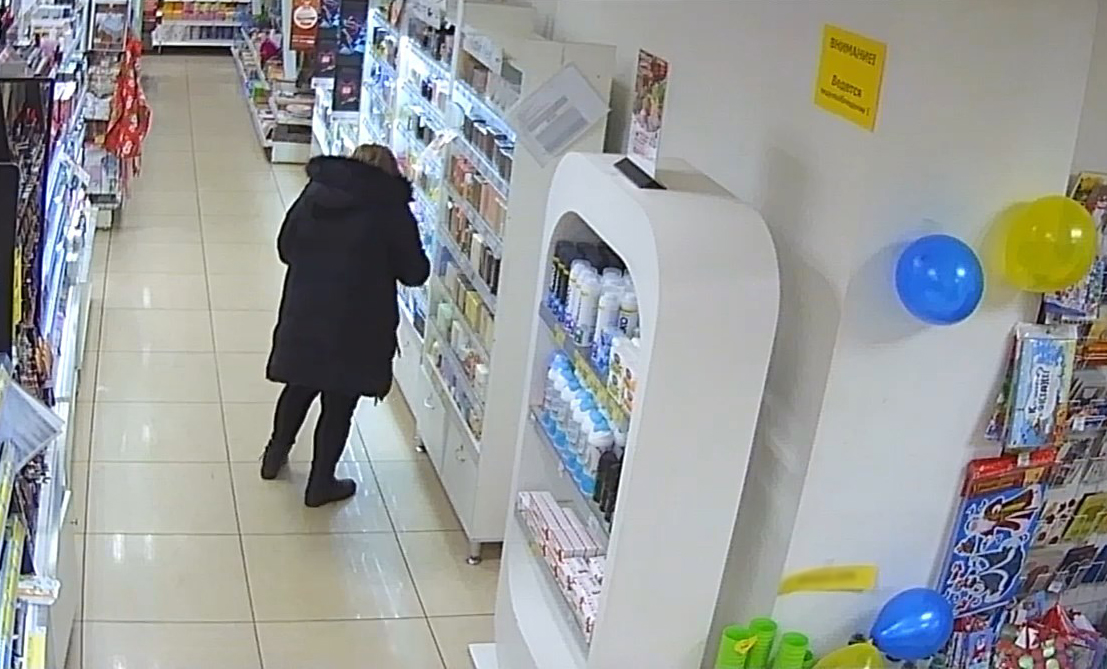 Жительница Навлинского района ограбила парфюмерный магазин в Брянске