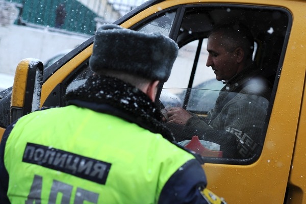 В Брянске водителей маршруток наказали за езду с открытыми дверями