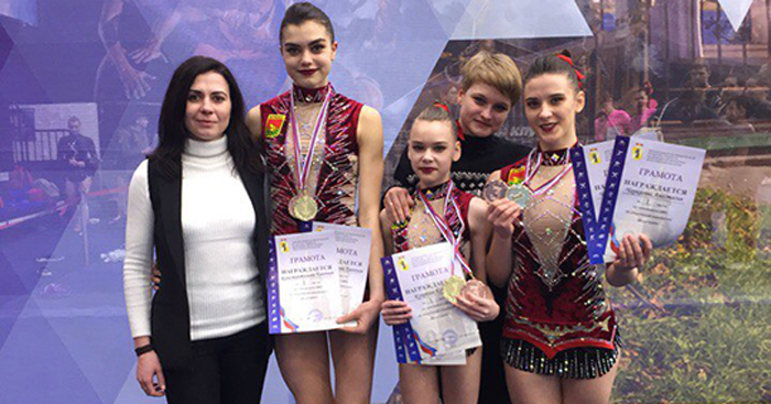 Брянские спортсменки завоевали золото на чемпионате ЦФО по акробатике