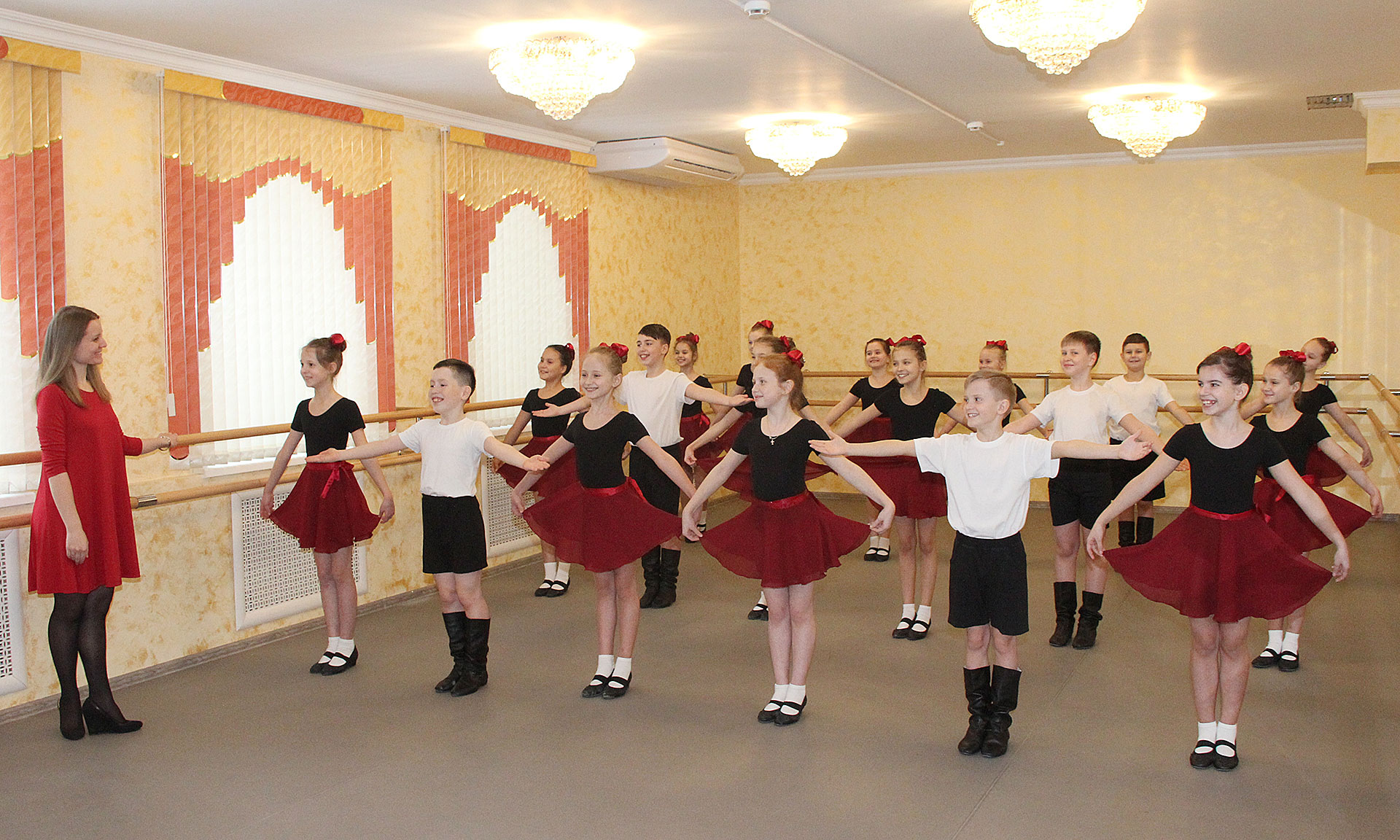 Школа танцев ансамбль