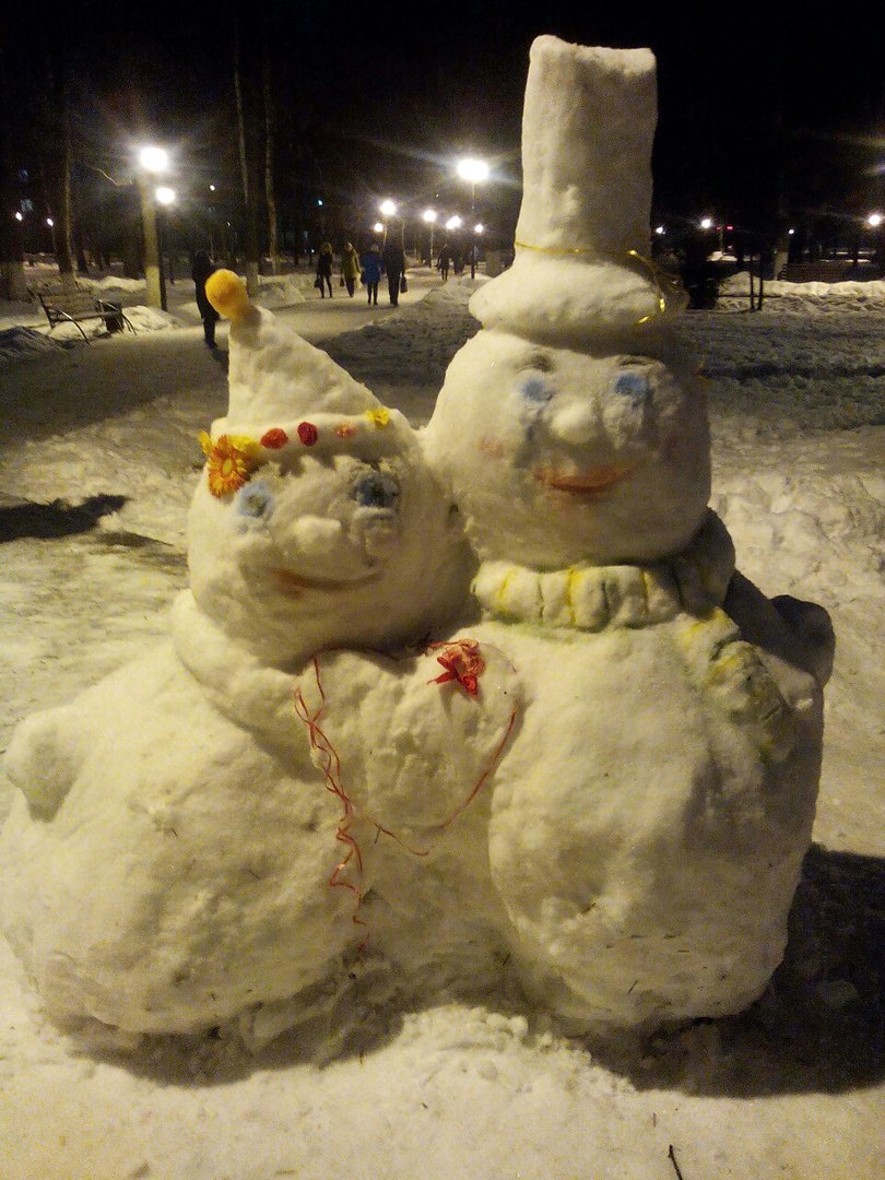 В Брянске устроили парад снеговиков