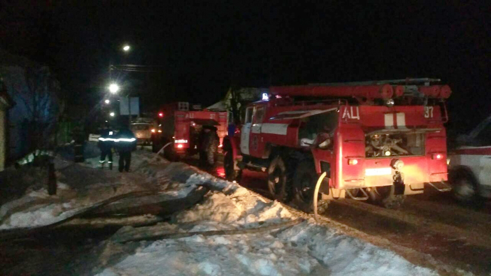 В Почепе ночью сгорел жилой дом