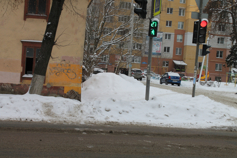 Улицы Брянска утонули в снегу