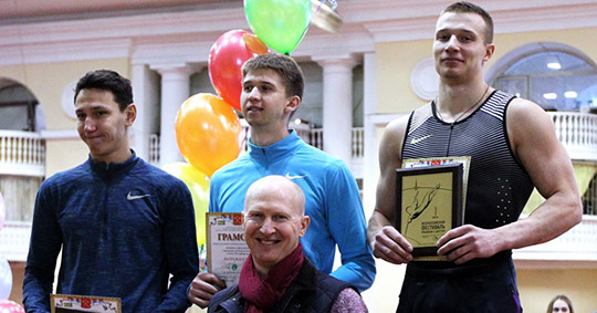 Брянский прыгун с шестом победил на турнире в Санкт-Петербурге