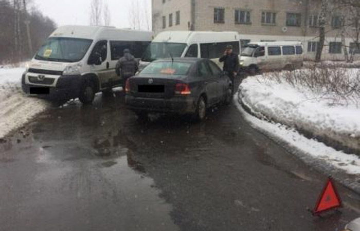 В Брянске столкнулись два микроавтобуса
