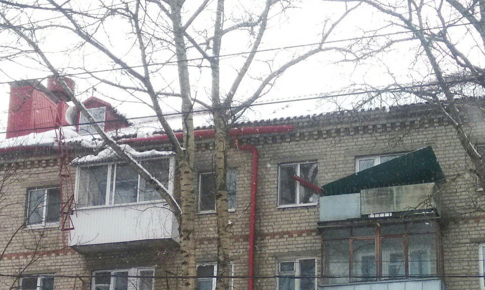Крыша поехала: житель Брянска пожаловался на коммунальщиков