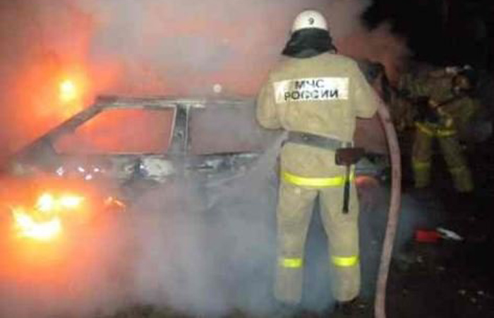 В Брянске за ночь сгорели два автомобиля