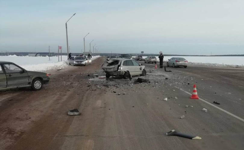 В двойной аварии под Брянском травмировался водитель ВАЗа