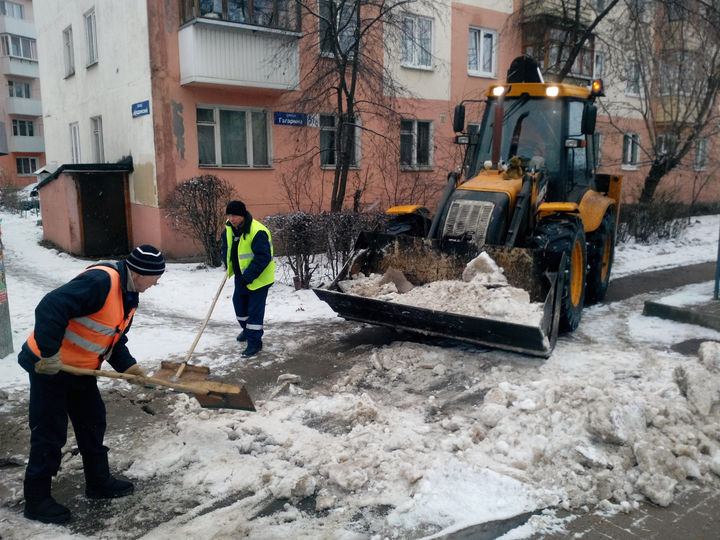 Брянские УК заставили очистить от снега дворы многоэтажек