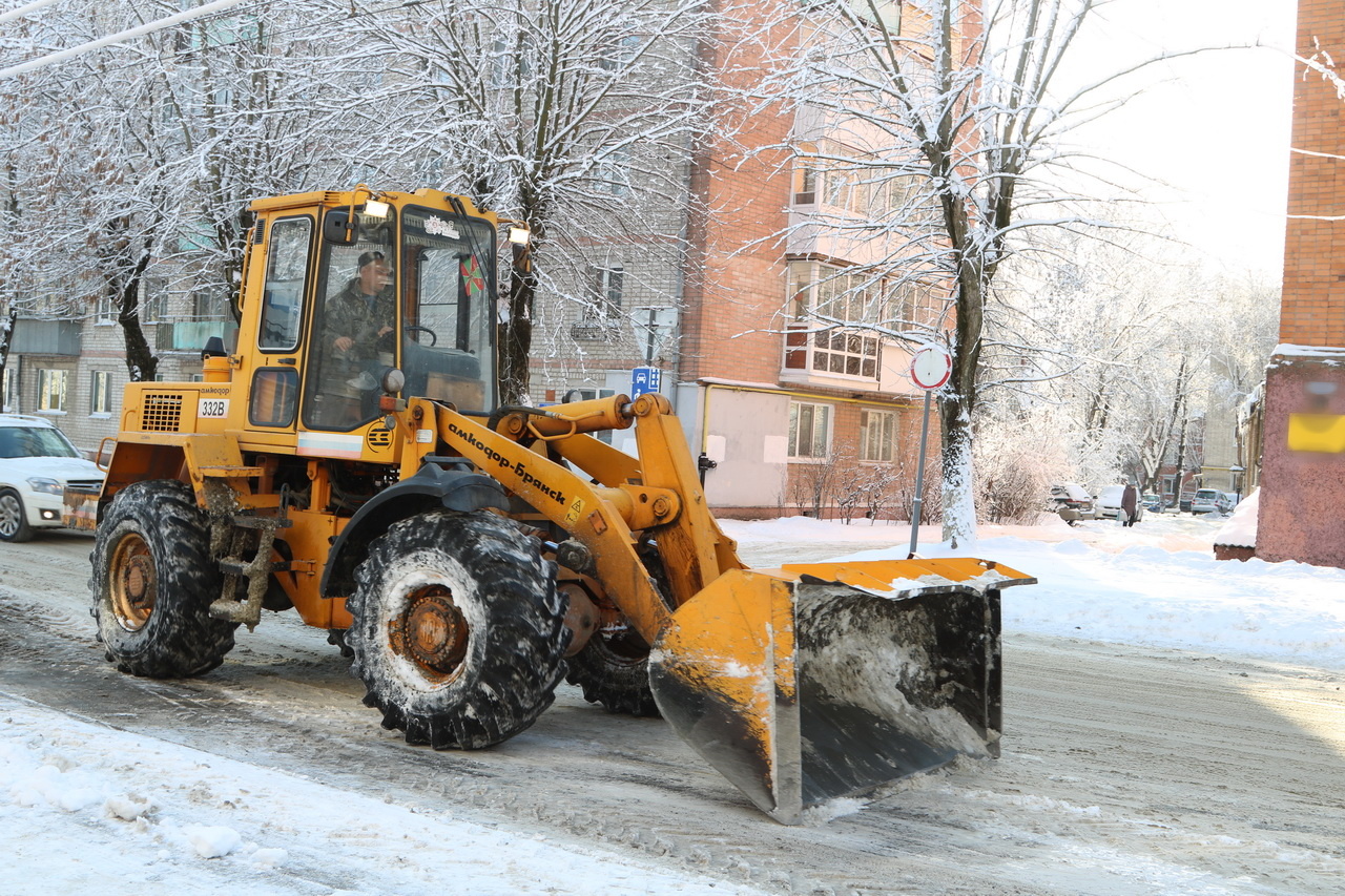 За сутки с улиц Брянска убрали 1800 тонн снега