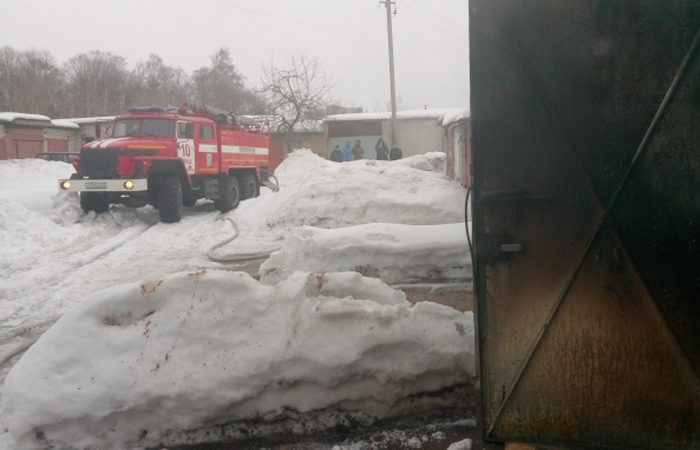 В Клинцах выясняют причины пожара в частном гараже