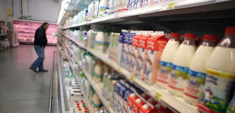 Исчезновение гомельского молока с прилавков прошло безболезненно в Новозыбкове