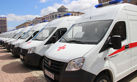 Больницам Брянской области передали 16 карет скорой помощи