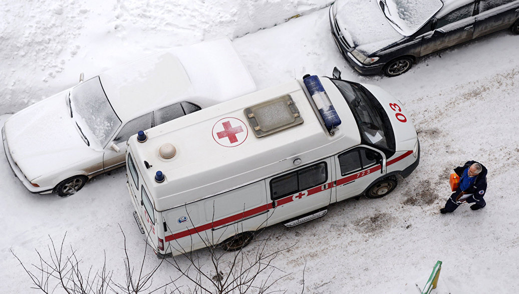 В Брянске на четырехлетнего ребенка упал кусок льда с крыши