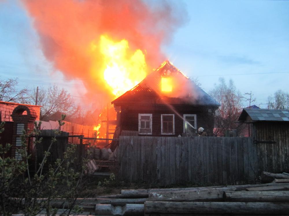 В Погарском районе при пожаре погибли два ребенка