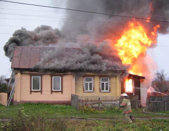 В Клинцовском районе сгорел частный дом