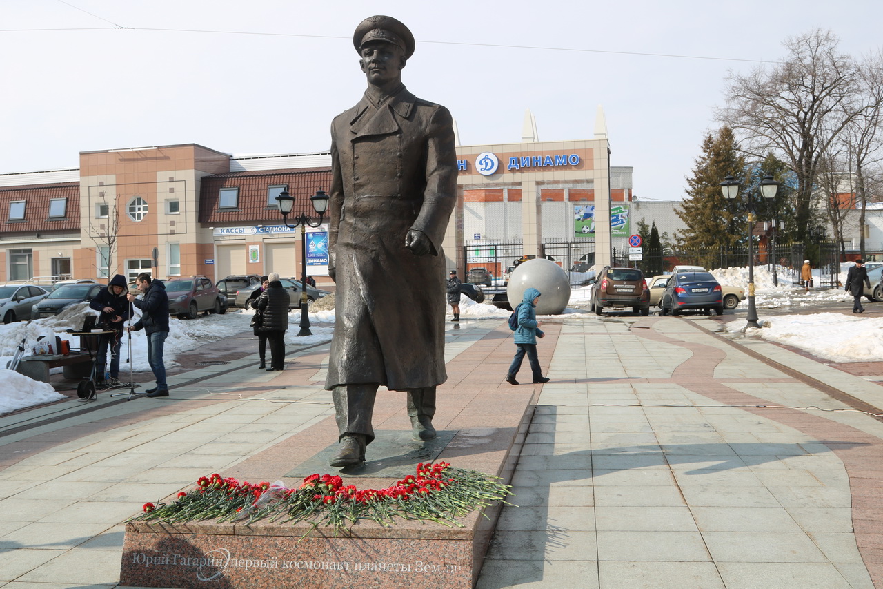 Фото гагарин в брянске