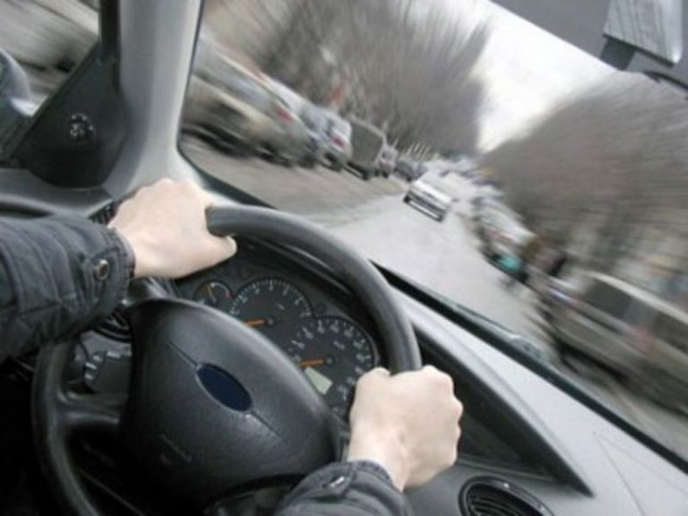 Автомобилиста из Комаричского района будут судить за опасные дорожные игры