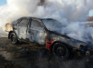 В Брянске легковой автомобиль превратился в горящий факел