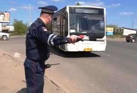 Водителей автобусов и маршруток в Брянске проверит ГИБДД