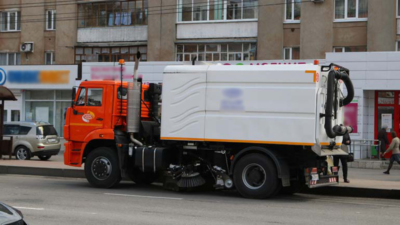 Новый «дорожный пылесос» тестируют на улицах Брянска