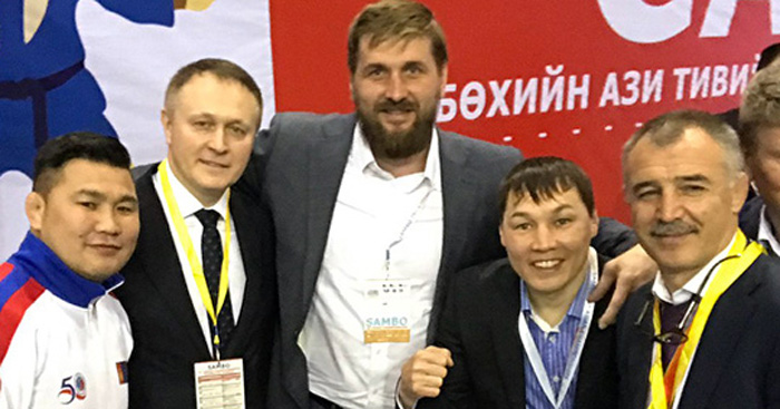 Брянский боец Виталий Минаков встретился с президентом Монголии