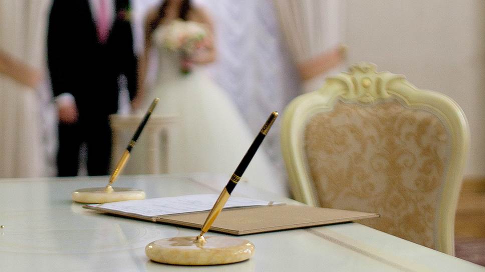 Иностранец заключил фиктивный брак с жительницей Брянска ради гражданства РФ