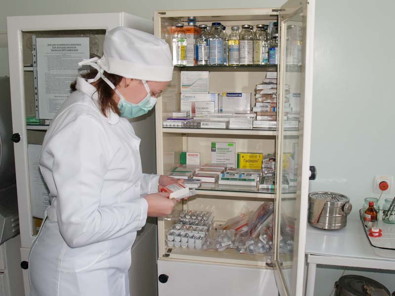 Прокуратура не нашла лекарств и медицинских приборов в ФАПах Жирятинского района