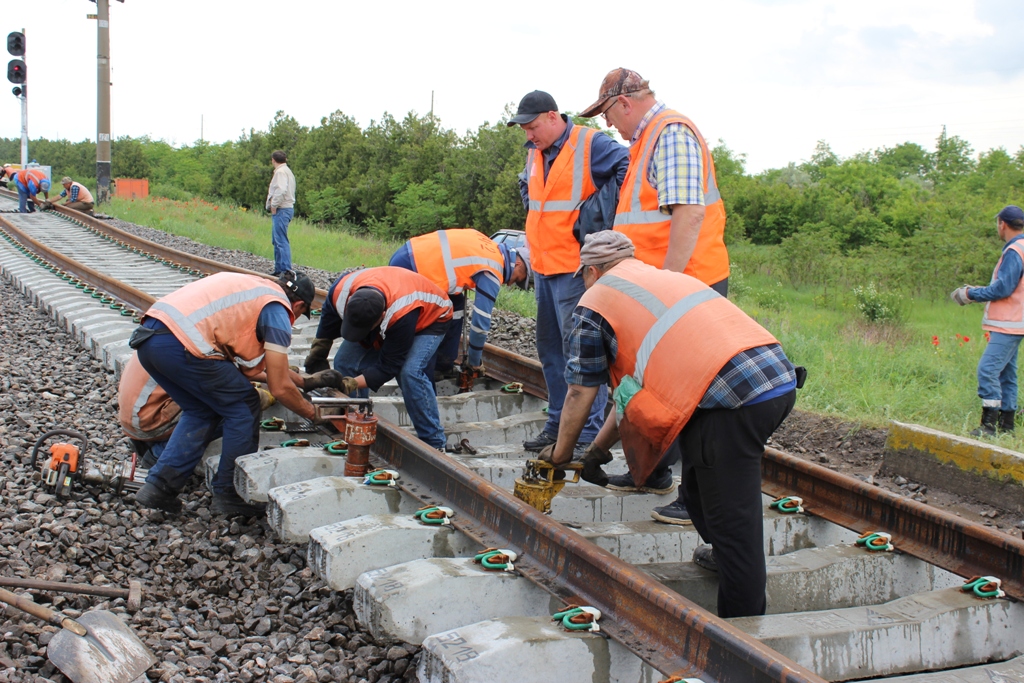 На Брянщине железнодорожники отремонтируют 200 км пути