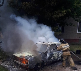 В Брянске сгорел легковой автомобиль
