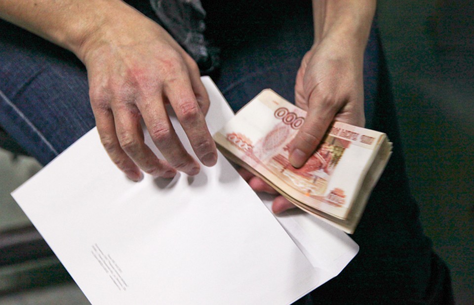 Жителя Брянска наказали за взятку в 100 тысяч рублей