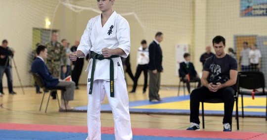 Брянский каратист завоевал серебро на крупном турнире в Москве