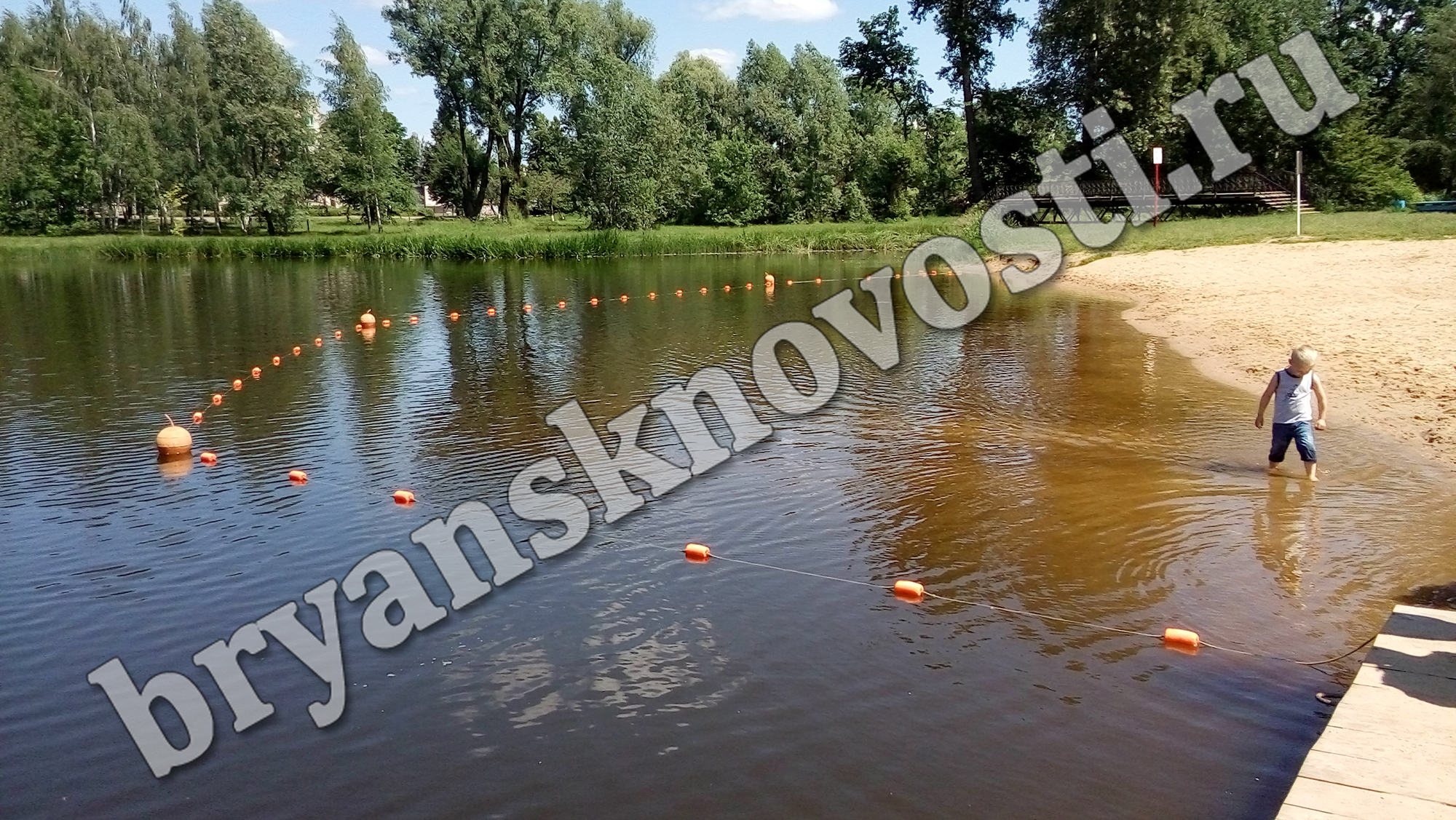 В Новозыбкове разрешили купаться и отдыхать у озера