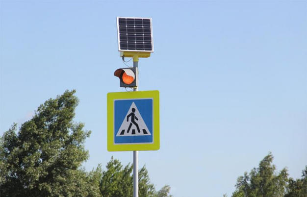 У школ Брянска установят пять энергонезависимых светофоров и нанесут разметку