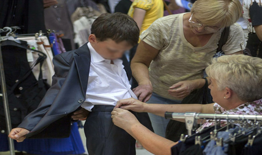 Многодетные родители из Новозыбкова пока не спешат за пособием на школьную форму