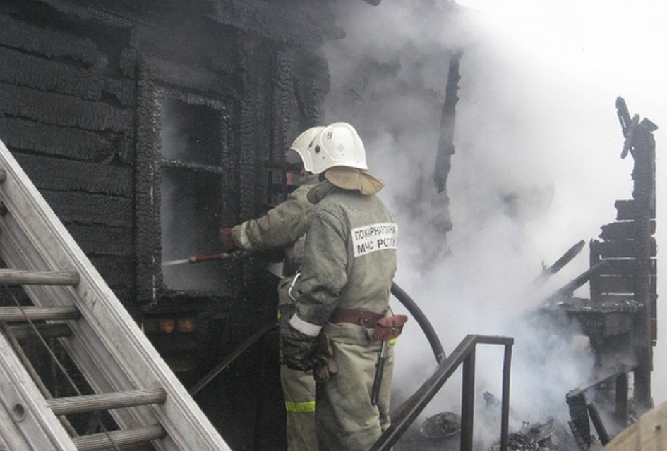 В Трубчевском районе полтора часа горел жилой дом