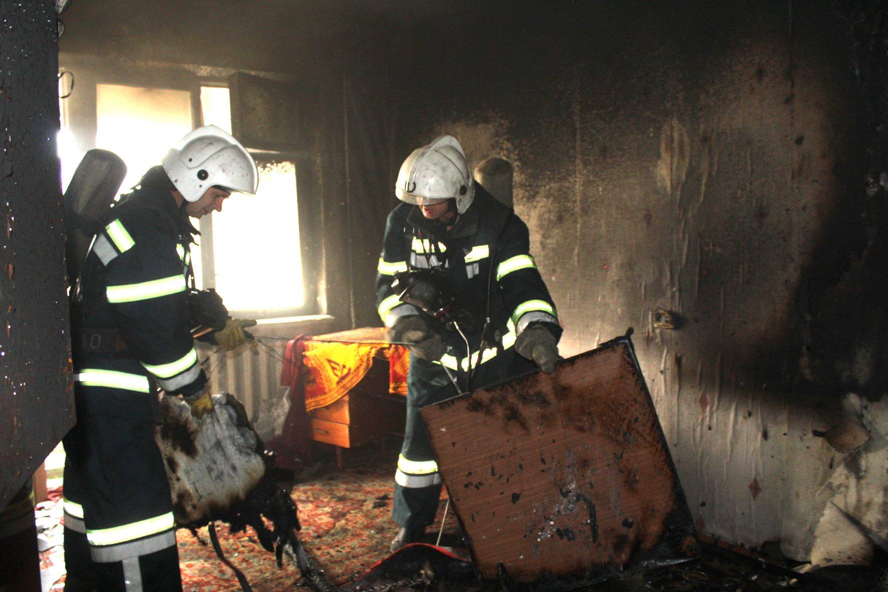 В Брянске потушили пожар в квартире