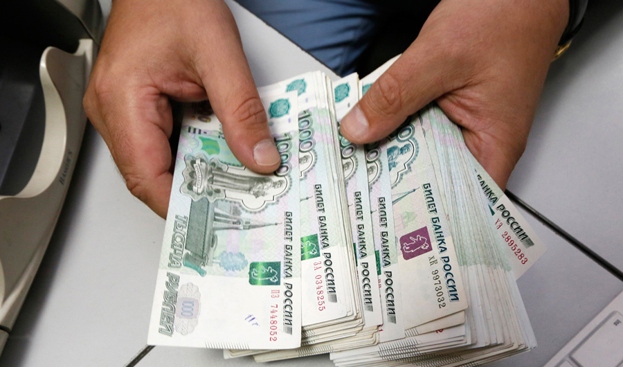 За полгода россияне взяли кредитов на 3,67 трлн рублей