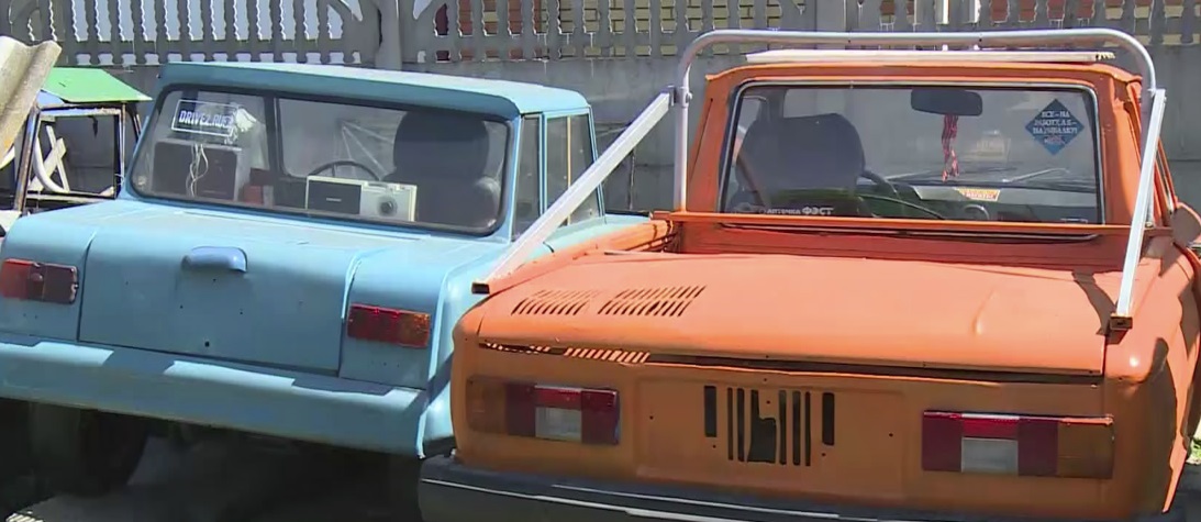 Мастер из Суземки реставрирует советские автомобили
