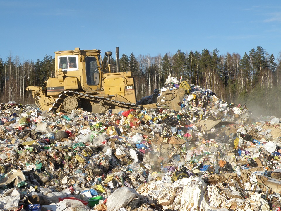При эксплуатации мусорного полигона в Дятьково вновь выявлены нарушения санитарных норм