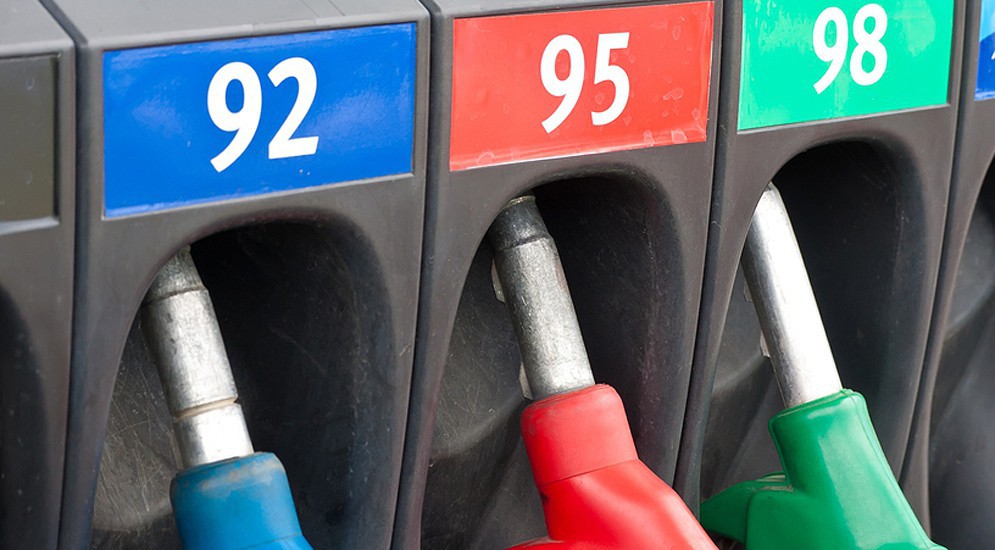 В Брянской области на разных заправках разница в ценах на бензин достигает почти три рубля