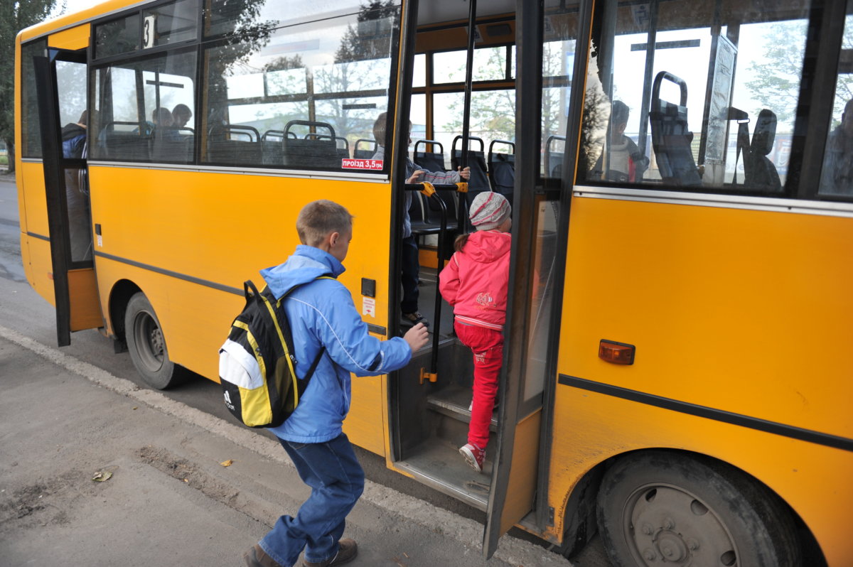 В Брянской области школьников планировали перевозить на недоукомплектованных автобусах
