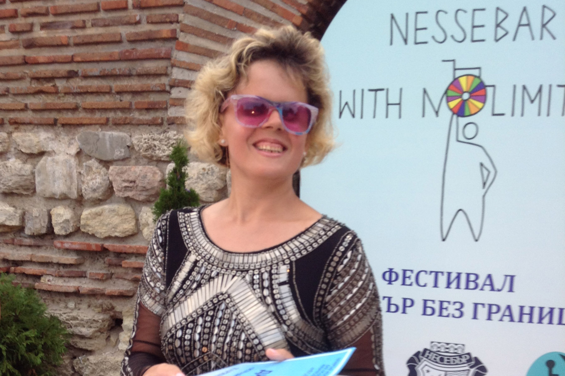 Брянская певица выиграла конкурс в древнем болгарском Несебре