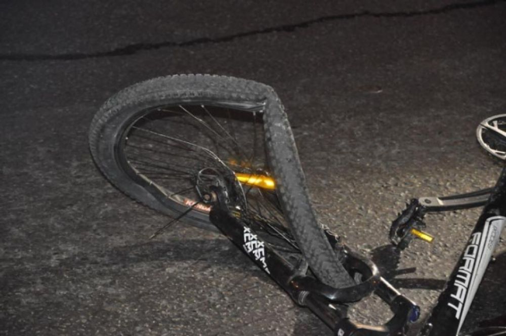 В Глинищево мопедист сбил юную велосипедистку
