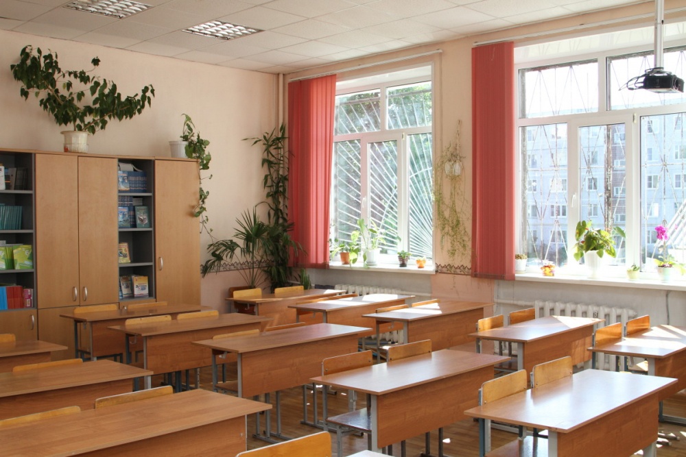 Брянские школы и садики обновили на 300 млн рублей