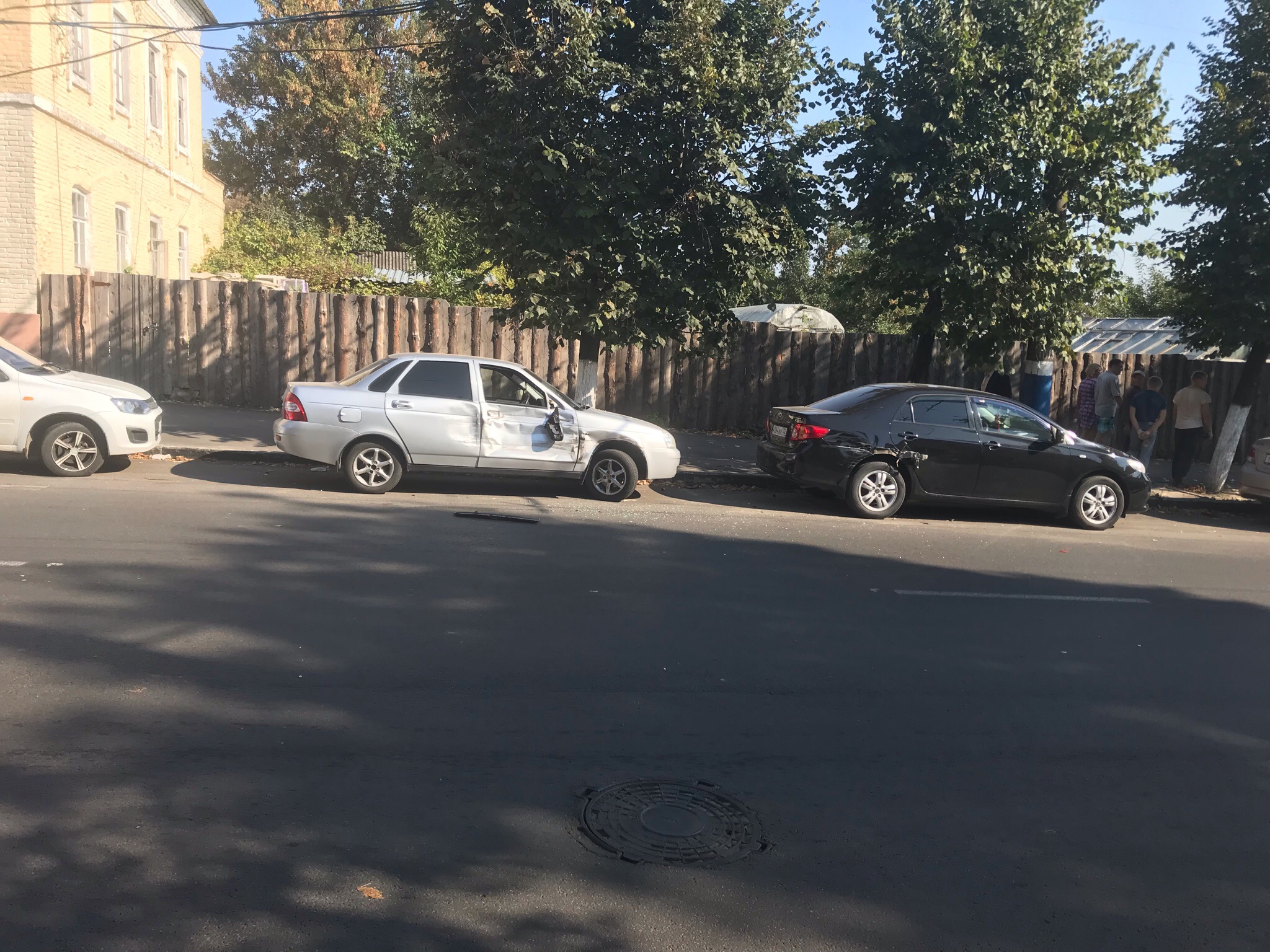 В Брянске в тройной аварии с маршруткой женщина повредила позвоночник