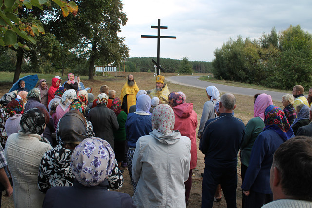 В селе под Новозыбковом освятили Поклонный крест