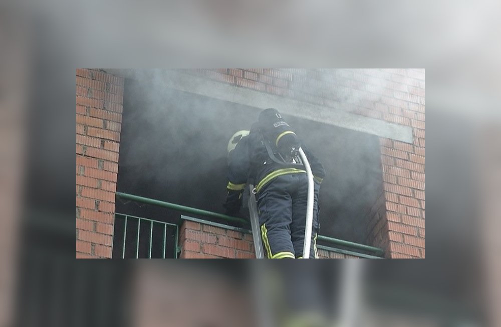 В Клинцах сегодня тушили пожар в многоэтажке