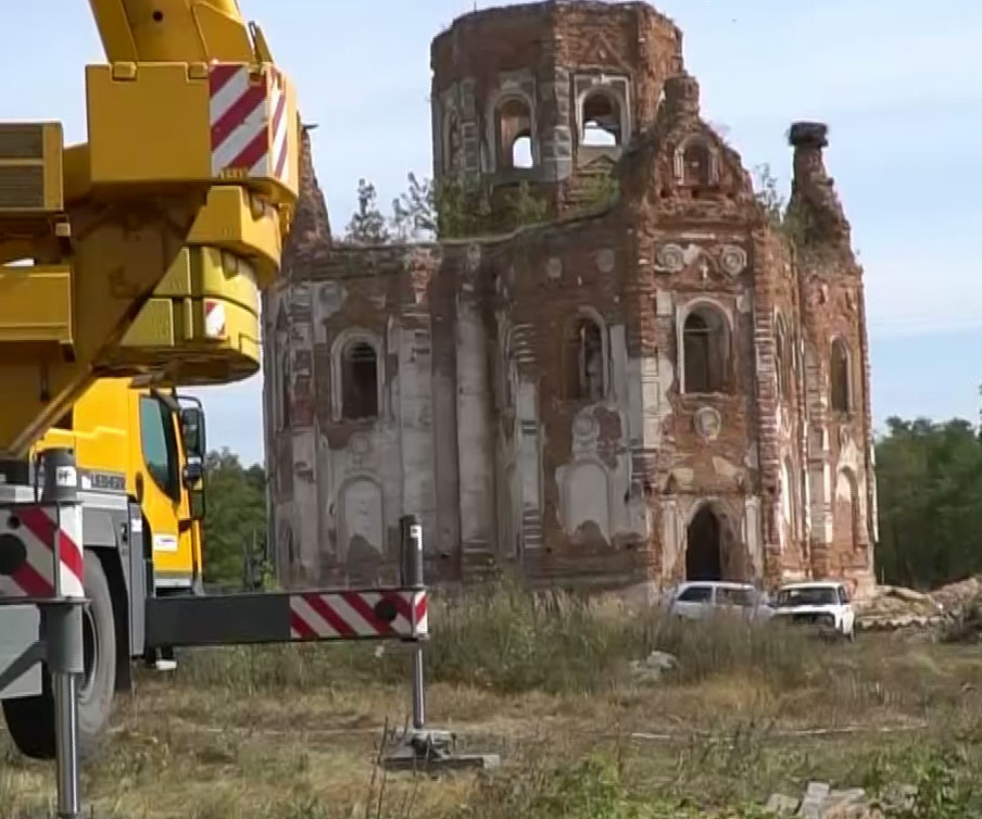 На границе России, Белоруссии и Украины восстанавливают старинный храм
