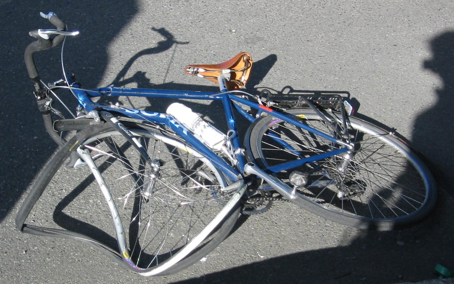 В Брянске иномарка насмерть сбила велосипедиста